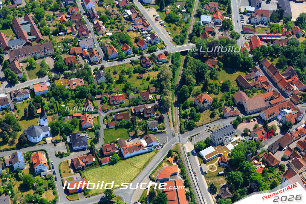 Die Luftaufnahme der Stadt Ebern wurde vom UL-Flugzeug heraus erstellt ( keine Drohne )- hohe Auflösung für beste Qualität