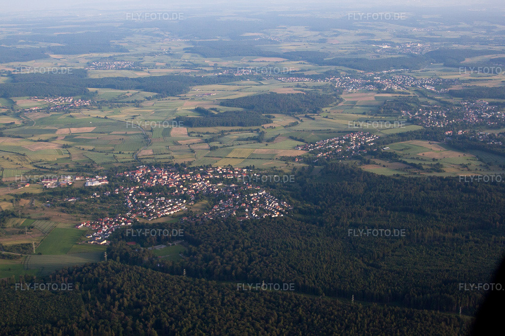Luftbild: Ortsansicht von Norden in Neunkirchen im Bundesland Baden-Württemberg in Deutschland. Foto: IMG_66344.jpg vom 30.05.2014 durch Werner Riehm/FLY-FOTO.de