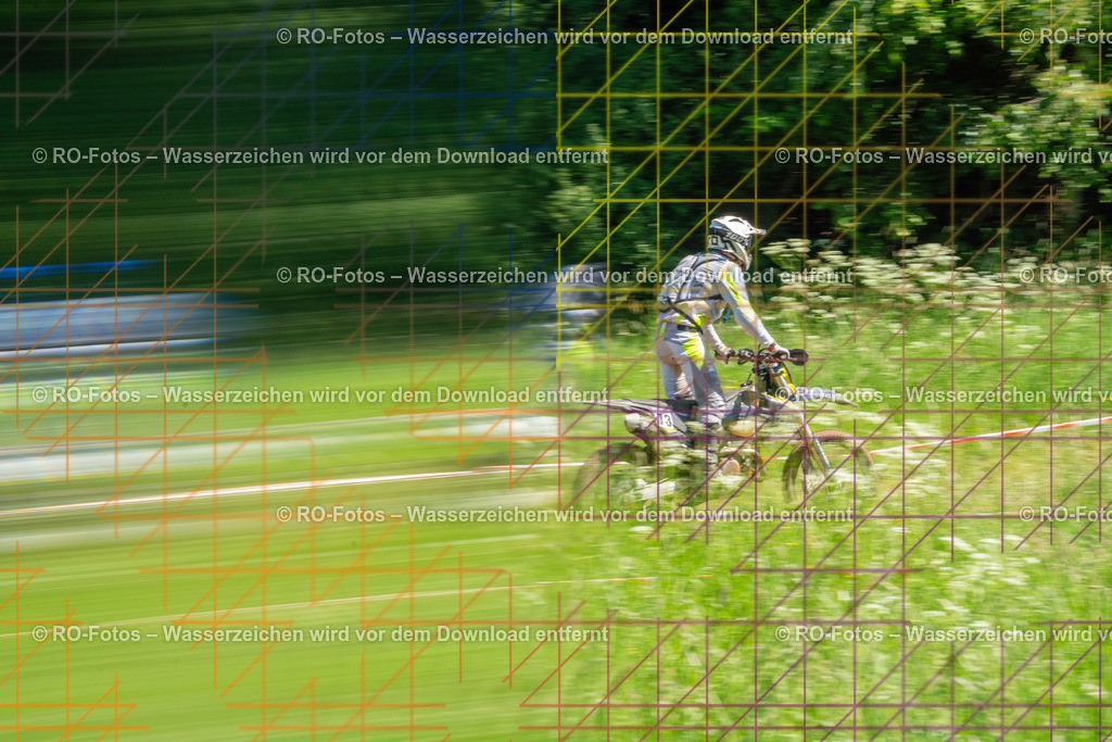 Wolfshausen 2 Lauf -865 | Sportfotografie von RO-Fotos: Motorsport, Motocross, Enduro, Laufveranstaltungen und Triathlon. Professionelle Fotos von Sportlern und Events. - Realisiert mit Pictrs.com