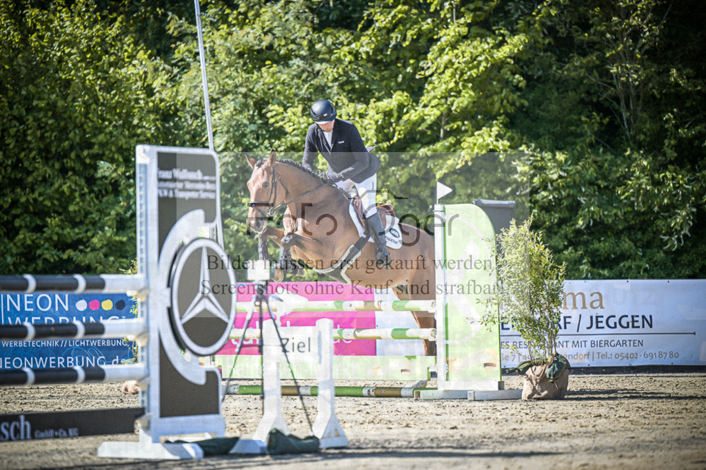 DOS_8757 | Entdecke hochwertige Reitturnierfotos von Foto Oger. Professionell, emotional und authentisch – jetzt Lieblingsmomente im Shop bestellen.Deutschlandweite Turnierfotografie. - Realisiert mit Pictrs.com