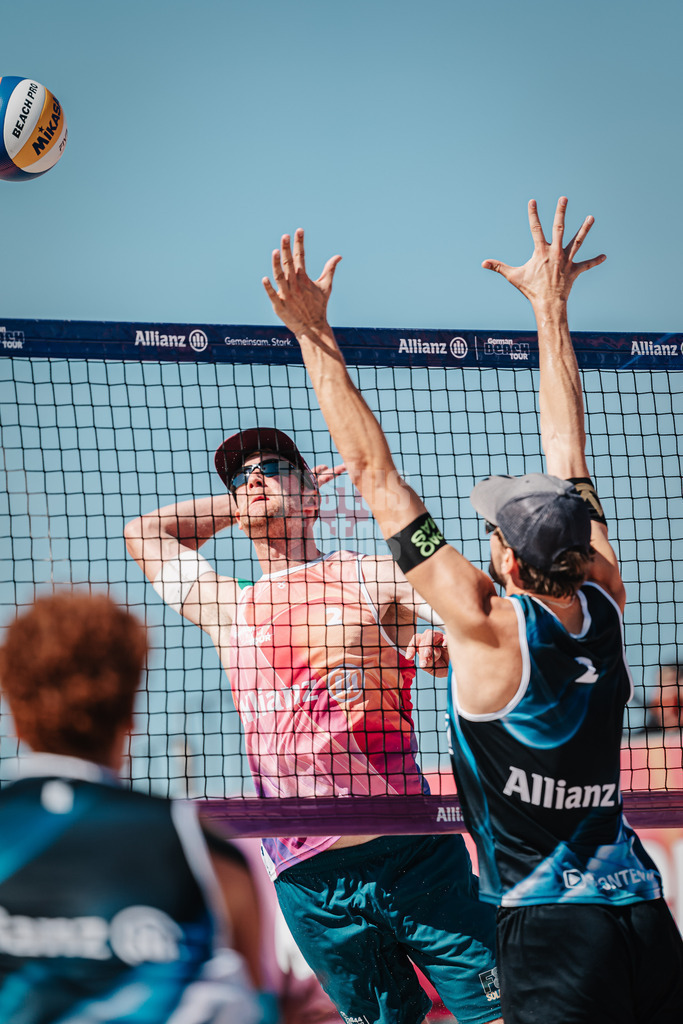 Beachvolleyball | Männer | Allianz German Beach Tour 2024 | Tourstop Kühlungsborn | 11.08.2024 | Yannick Harms beim Angriff