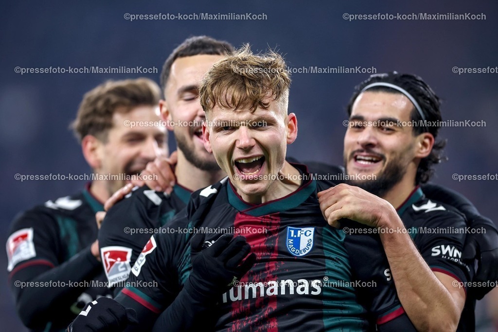 S0401022501072 | 01.02.2025, Fußball, FC Schalke 04 - 1. FC Magdeburg, 2.. Fußball Bundesliga, 20. Spieltag, Veltins-Arena Gelsenkirchen, Saison 2024 2025: Torjubel nach dem 4:0 durch Philipp Hercher (1.FC Magdeburg #27)DFB regulations prohibit any use of photographs as image sequences and or quasi-video.