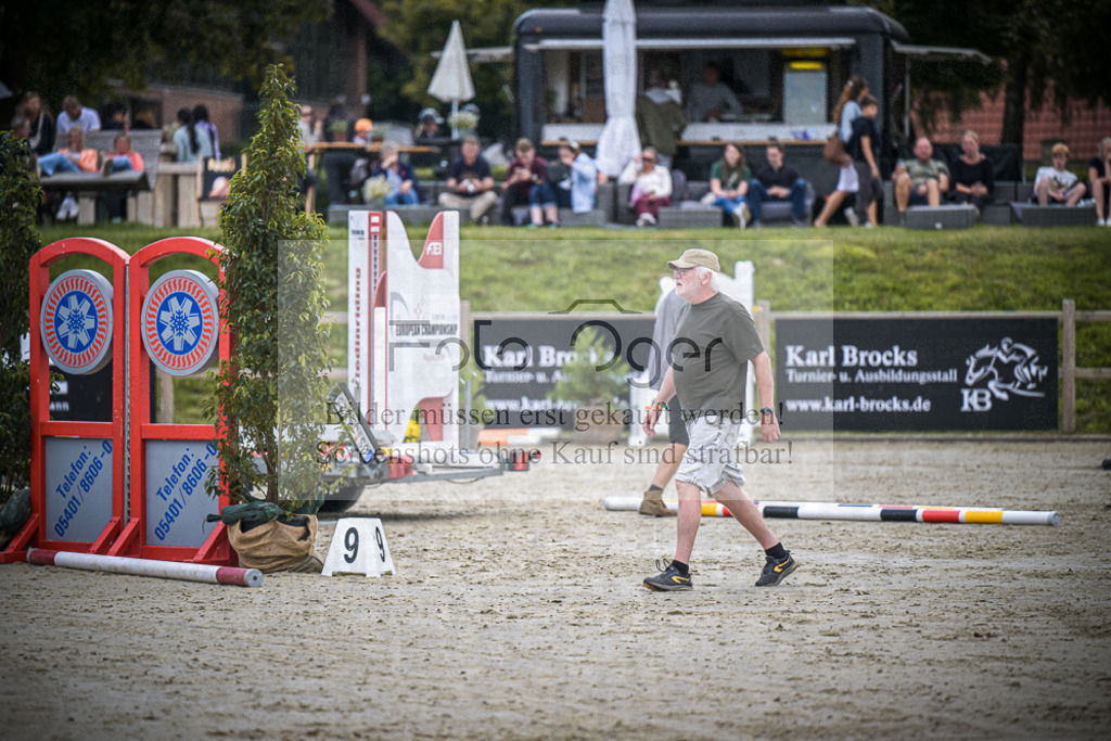 DOS_0031 | Entdecke hochwertige Reitturnierfotos von Foto Oger. Professionell, emotional und authentisch – jetzt Lieblingsmomente im Shop bestellen.Deutschlandweite Turnierfotografie. - Realisiert mit Pictrs.com