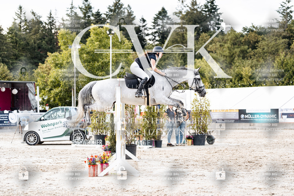 CK904025 | Turnierfotografie Pferdefotografie Trier Rheinland-Pfalz Pferdesport Reitsport Tierfotografie Sportfotografie Pferdevideo Pferdevideografie Equestrianvideography equestrianphotography  - Realisiert mit Pictrs.com