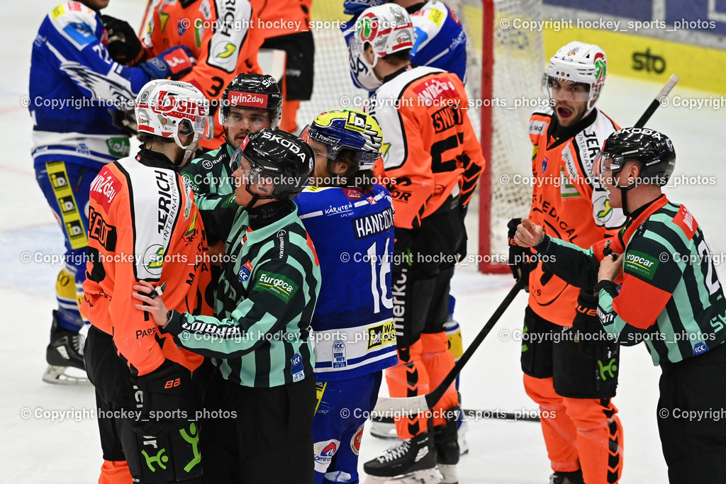 EC IDM WÄRMEPUMPEN VSV vs. MOSER MEDICAL GRAZ99ERS | HUBER ANDREAS Referee, NOTHEGGER DAVID Referee, ZACHERL PATRICK Referee, 72 John Hughes EC VSV, #16 Kevin Hancock EC VSV, #21 Lukas Haudum Graz 99ers, #3 Frank Hora Graz 99ers, #18 Paul Stapelfeldt Graz 99ers, #33 Maxime Lagacé Graz 99ers, EC IDM WÄRMEPUMPEN VSV vs. MOSER MEDICAL GRAZ99ERS, EC IDM WÄRMEPUMPEN VSV vs. MOSER MEDICAL GRAZ99ERS am 17.03.2026 in Villach (Stadthalle Villach), Austria, (Photo by Bernd Stefan)