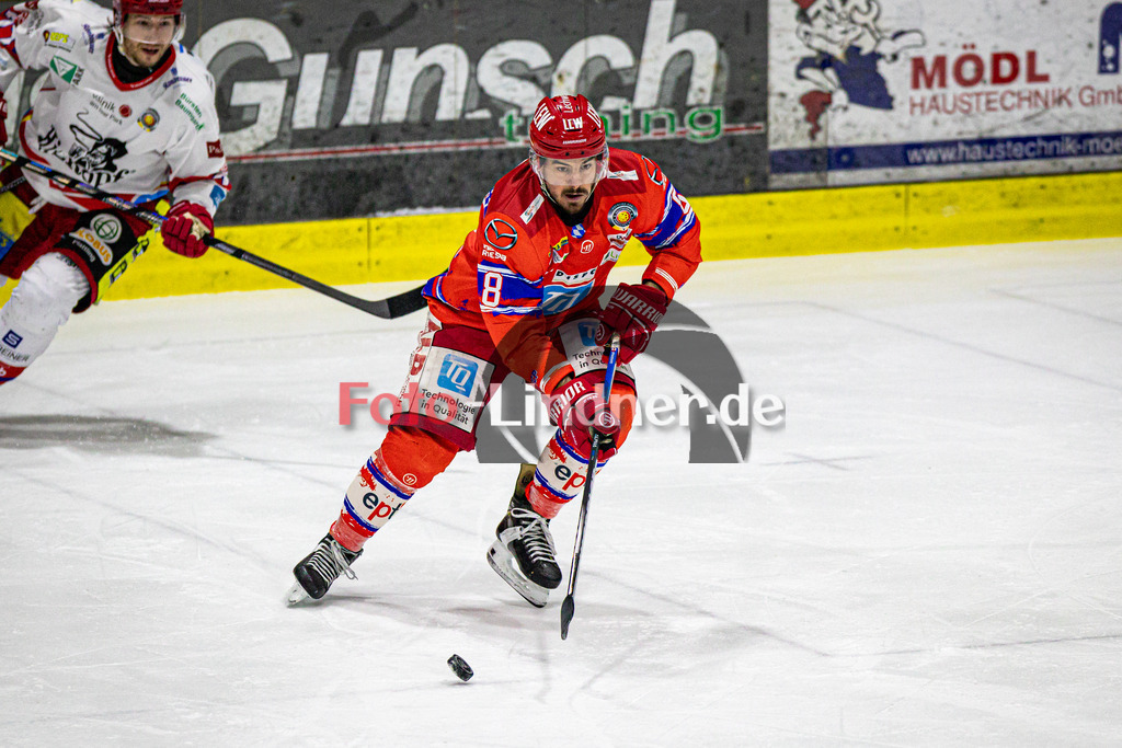 EC Peiting vs Deggendorfer SC | Eishockey Oberliga Süd Vorrunde 2024/2025, EC Peiting vs Deggendorfer SC, 20241228,Felix BRASSARD (ECP 8) in Aktion, Freisteller,2024-12-28 in Peiting (Eisstadion)Felix BRASSARD (ECP 8)Copyright: WolfgangxLindner foto-lindner.de