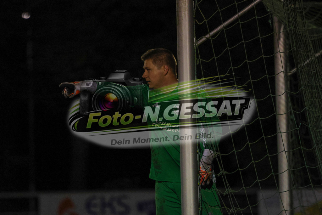 Bünder SV - VfL Mennighüffen | Auf dem Bild zu sehen: VfL Mennighüffen TW: Marvin RiemerBünder SV, VfL Mennighüffen, Saison 26/27, Kreispokal, Viertelfinale, Bünde, Deutschland - Realisiert mit Pictrs.com