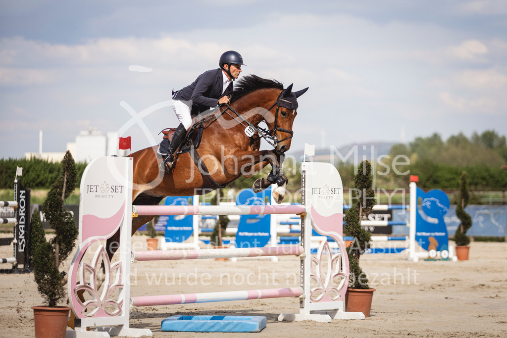 250416_M2-Springen-415 | Deine schönsten Turniermomente als professionelle Fotos! Entdecke hochwertige Pferdesport-Fotografie im Online-Shop. Jetzt Fotos finden & bestellen!