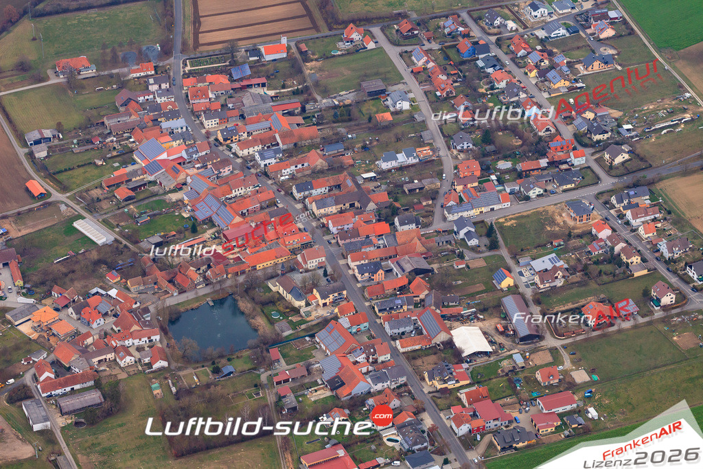 Die Luftbildaufnahme Hainert - Knetzgau wurde 2018 mittels Flugzeug (keine Drohne) erstellt. Perfekte Schärfe und Druck- Auflösung- Garantiert!