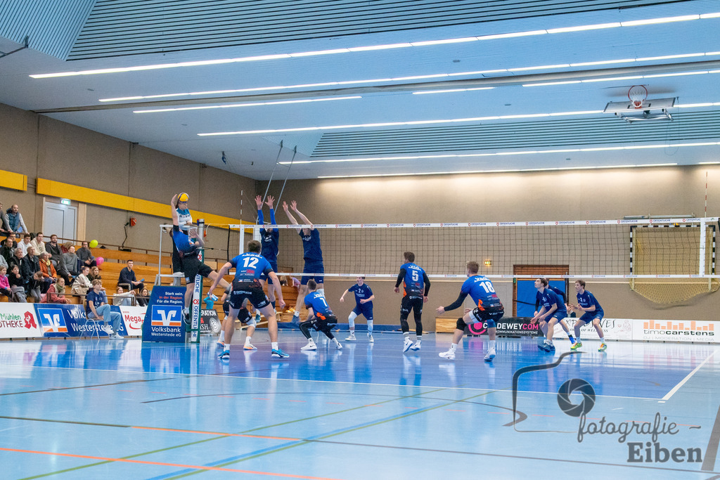 VSG Ammerland-VSG Lüneburg 2 | Volleyball Regionalliga; VSG Ammerland-VSG Lüneburg 2 am 04.02.2024; in Westerstede (Sporthalle Norderstraße), Photo: Philip Eiben 2024 - Realisiert mit Pictrs.com