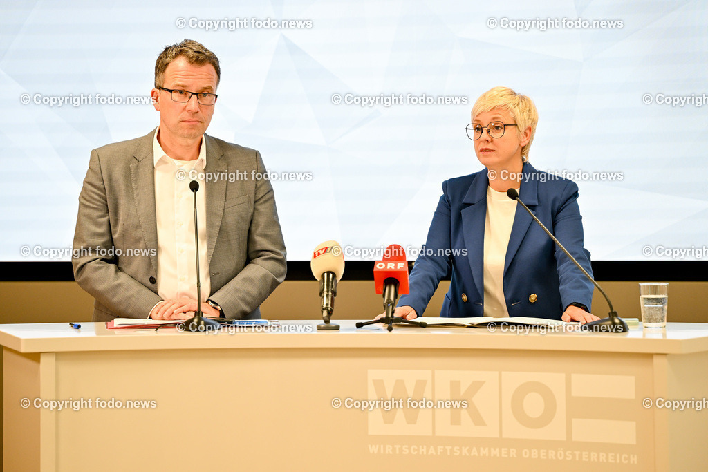 Pressekonferenz WKO Oberoesterreich_ Ooe._ Now4Tomorrow_ 03.07.2024-7 | 03.07.2024, Linz, AUT, Pressekonferenz WKO Oberoesterreich, Ooe., Now4Tomorrow - Wir muessen die Zukunft jetzt gestalten, im Bild Johannes Kopf, Vorstandsvorsitzender AMS Oesterreich), Doris Hummer (Praesidentin der Wirtschaftskammer Ooe)
