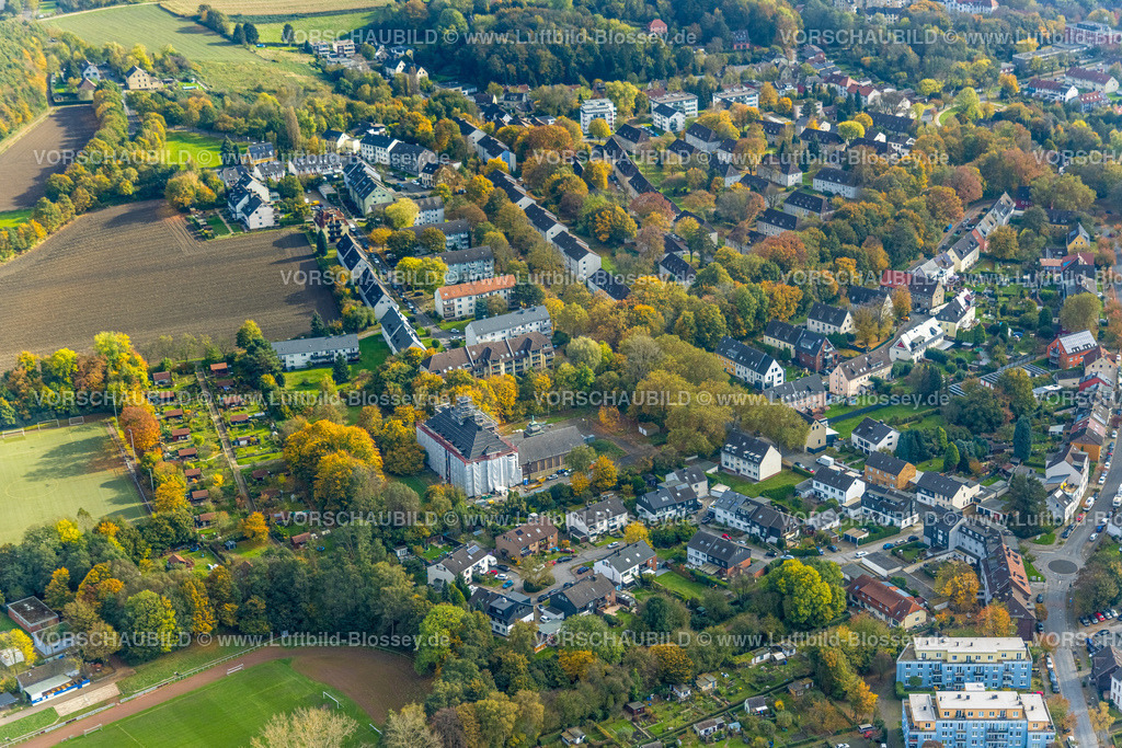 Bochum241016171 | Luftbild, Paul-Dohrmann-Schule Baustelle mit Baugerüst, Ausbau und Sanierung, Wohngebiet an der Hiltroper Straße, Hofstede, Bochum, Ruhrgebiet, Nordrhein-Westfalen, Deutschland