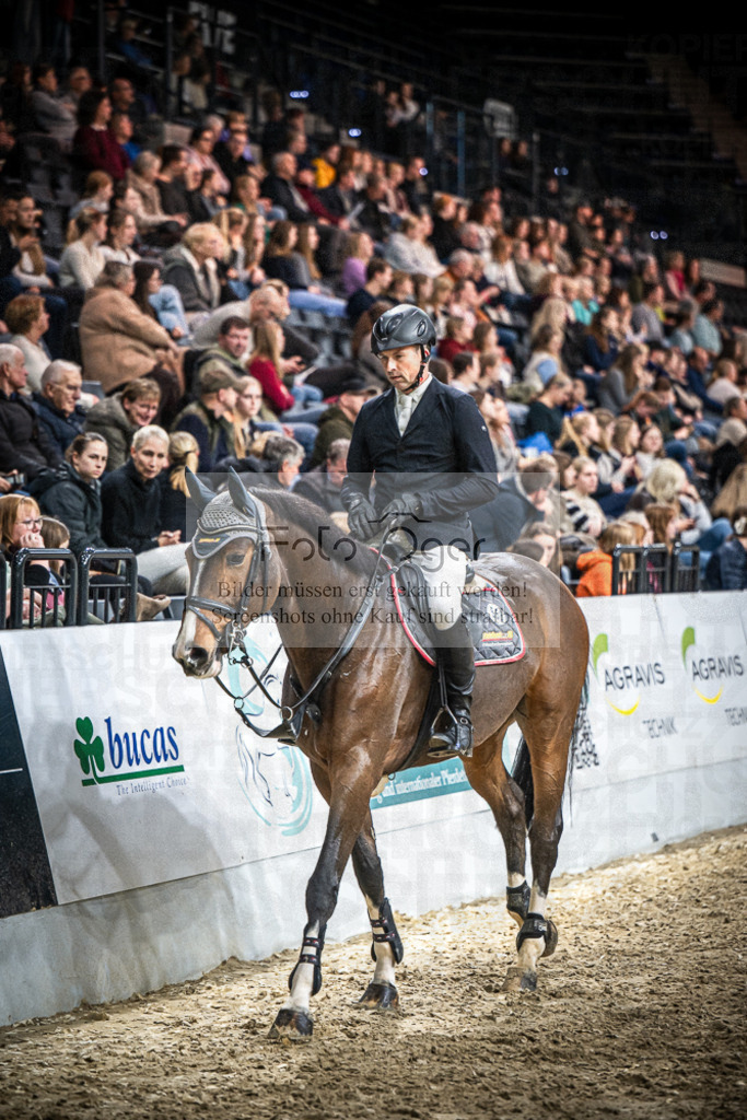 DOS_2915 | Entdecke hochwertige Reitturnierfotos von Foto Oger. Professionell, emotional und authentisch – jetzt Lieblingsmomente im Shop bestellen.Deutschlandweite Turnierfotografie. - Realisiert mit Pictrs.com