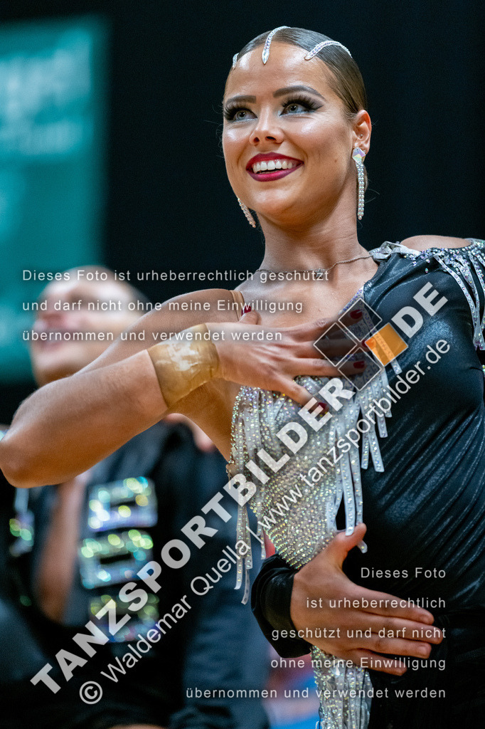 20250222-10385 | Hier finden Sie Tanz Bilder vom Latein und Standard Formationen tanzen. Sportbilder vom Tanzsport. Schöne Fotos und von Weltmeisterschaft, Europameisterschaft, Bundesliga, Regionalliga, Oberliga und Landesliga sowie von GOC Stuttgart, DanceComp, WM Bremen
