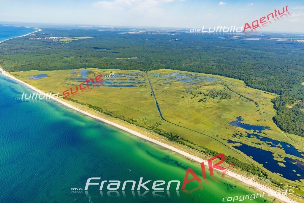 Hinrichshagen Rostock Bild- Das Luftbild wurde 2025 vom UL-Flugzeug heraus erstellt ( keine Drohne bzw. Drohnenaufnahme ) - Hochauflösende Luftaufnahme -Nicht vergleichbar mit Google Maps oder Satelittenbilder- Die Geschenkidee !Mit Lizenz und Bildrechte bestellbar - CC