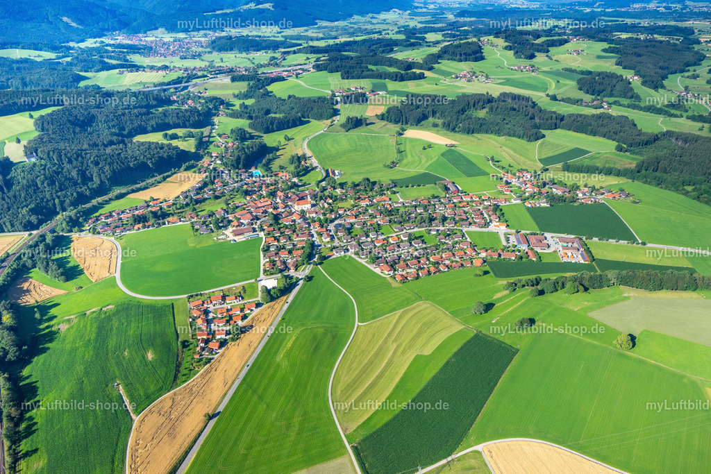 luftbild-vachendorf-bruno-kapeller-9 | Luftbild von Vachendorf im Sommer - Realisiert mit Pictrs.com