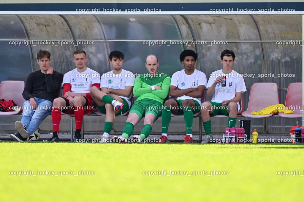SC Landskron vs. FC Faakersee | Spielerbank SC Landskron, #1 Manuel Alexander Petutschnig SC Landskron, #19 Daniel Martinovic SC Landskron, #11 Christian Wilpernig SC Landskron, #17 Omar Hamzi SC Landskron, #15 Gabriel Staguller SC Landskron, SC Landskron vs. FC Faakersee, SC Landskron vs. FC Faakersee am 27.04.2025 in Villach (Sportanlage Landskron), Austria, (Photo by Bernd Stefan)