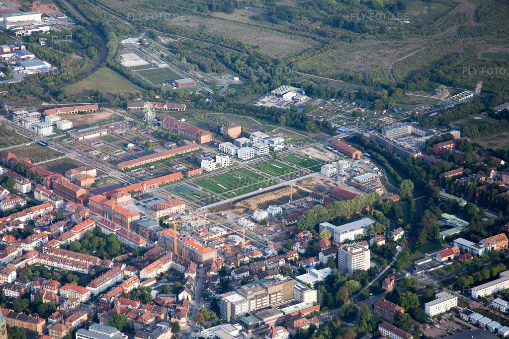 Luftbild: Landesgartenschau in Landau in der Pfalz im Bundesland Rheinland-Pfalz in Deutschland. Foto: IMG_084108.jpg vom 29.08.2015 durch Werner Riehm/FLY-FOTO.de