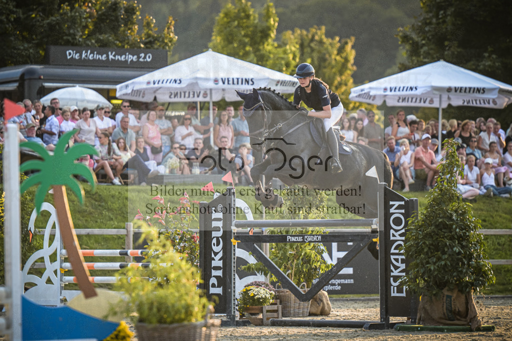 DOS_1262 | Entdecke hochwertige Reitturnierfotos von Foto Oger. Professionell, emotional und authentisch – jetzt Lieblingsmomente im Shop bestellen.Deutschlandweite Turnierfotografie. - Realisiert mit Pictrs.com