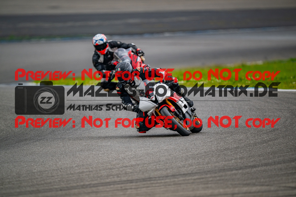 MaZZes_FotoMatrix_240702_6007705_8952 | ROT