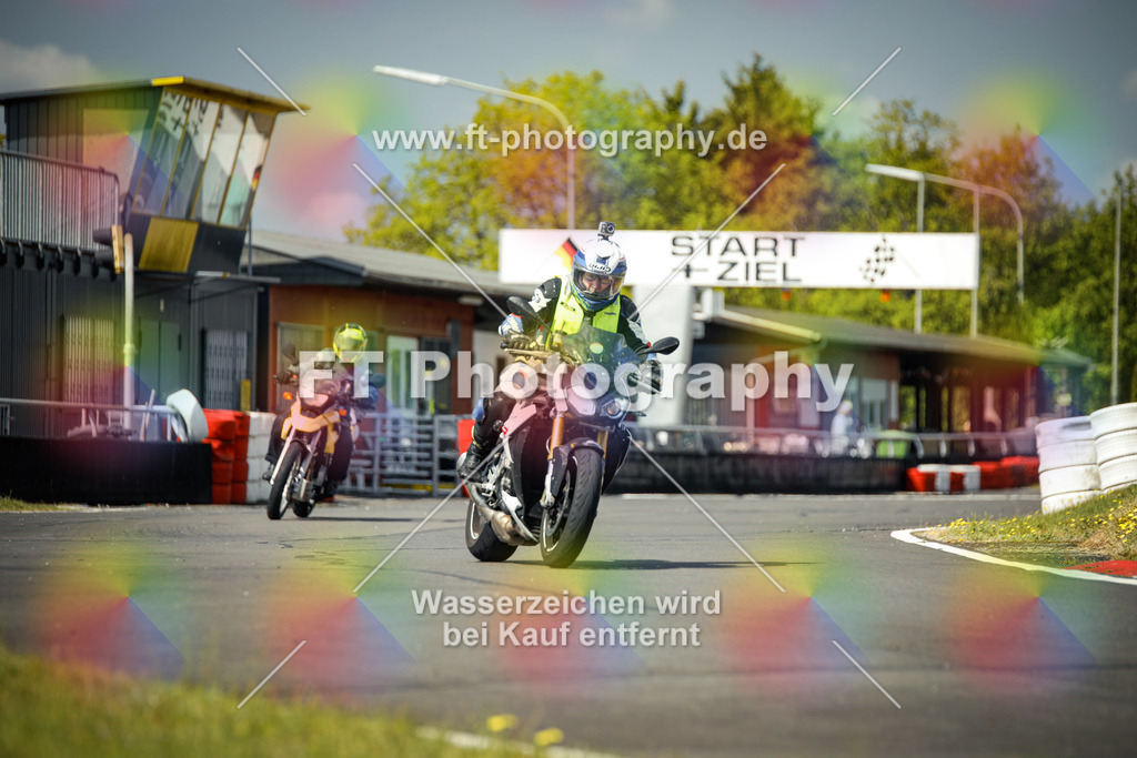 OBK_Mai_Martina_Markus-10770 | Hier findet Ihr Bilder von Touristenfahrten auf der Nürburgring Nordschleife oder von anderen Veranstaltungen die ich besucht habe. Viel Spass beim Durch Schauen 