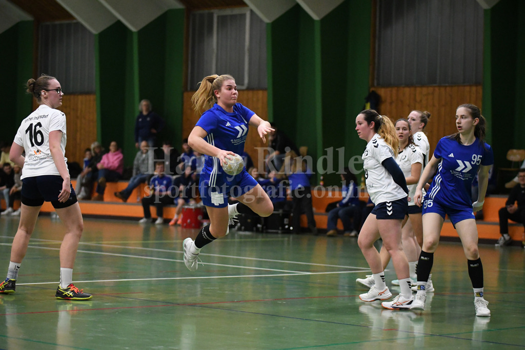 SSG Metten : TSV Indersdorf   | Snebli, Emily (SSG Metten Damen) - Realisiert mit Pictrs.com