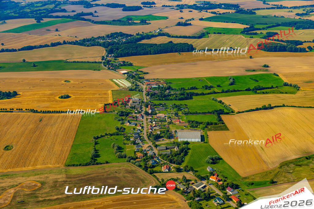 Reinshagen Satow Bild- Das Luftbild wurde 2025 vom UL-Flugzeug heraus erstellt ( keine Drohne bzw. Drohnenaufnahme ) - Hochauflösende Luftaufnahme -Nicht vergleichbar mit Google Maps oder Satelittenbilder- Die Geschenkidee !Mit Lizenz und Bildrechte bestellbar - CC