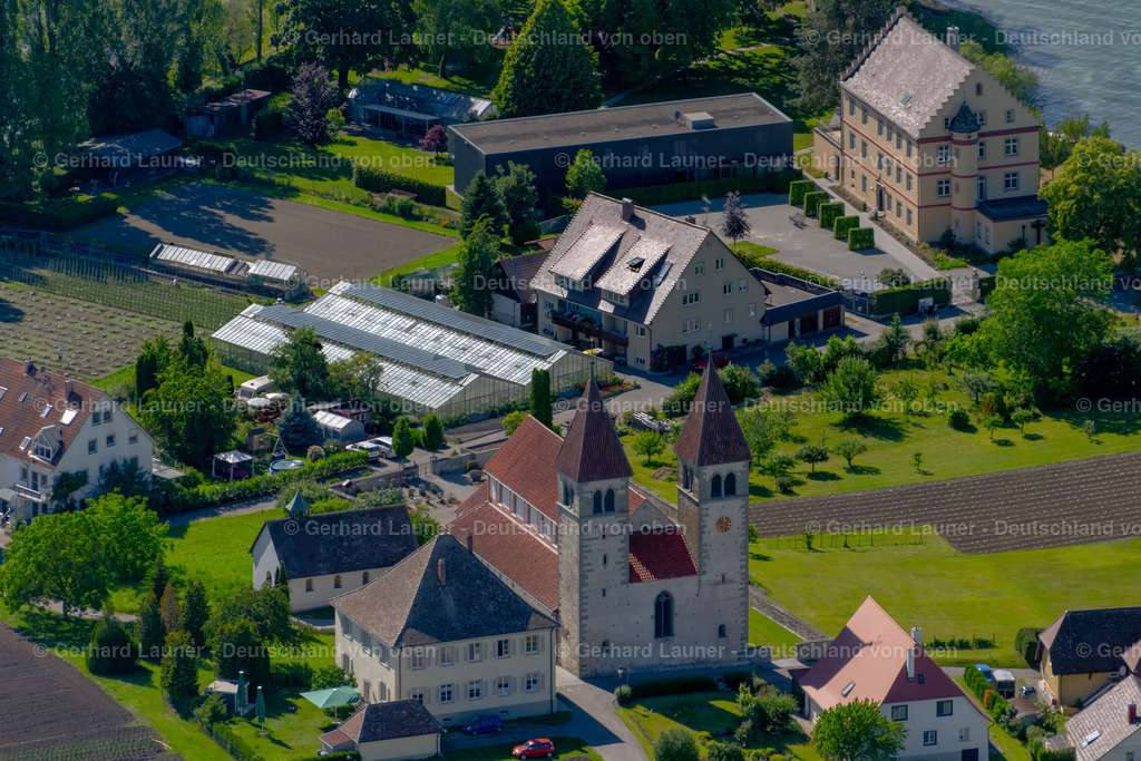 4032190 | REICHENAU 12.06.2020 Kirchengebäude " Sankt Peter und Paul " an der Eginostraße in Reichenau im Bundesland Baden-Württemberg, Deutschland. // Church building " Sankt Peter and Paul " on Eginostrasse in Reichenau in the state Baden-Wuerttemberg, Germany. Foto: Gerhard Launer