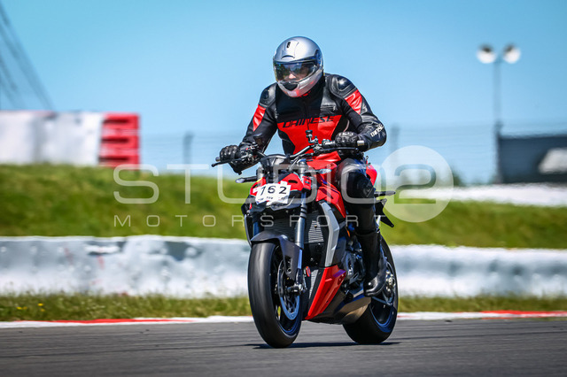 0762-260526NBR-024_762 | Deine Full-Service-Agentur für ✔️Videoproduktionen und ✔️Motorsportfotografie Jetzt Angebot anfragen!