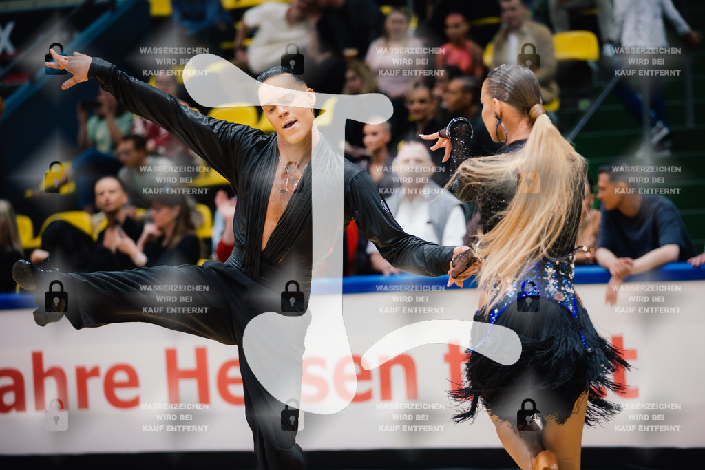 Hessen Tanzt WDSF International Open Latin 7th (74) Augustinas Trinkus _ Beatrice Rupslaukyte (Lithuania)-2025-05-18-5173 | Webshop for digital downloads and prints of dance sport, event & show photographer Julian Link - Realisiert mit Pictrs.com