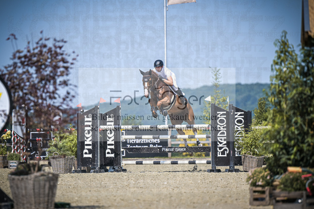 DOS_2782 | Entdecke hochwertige Reitturnierfotos von Foto Oger. Professionell, emotional und authentisch – jetzt Lieblingsmomente im Shop bestellen.Deutschlandweite Turnierfotografie. - Realisiert mit Pictrs.com