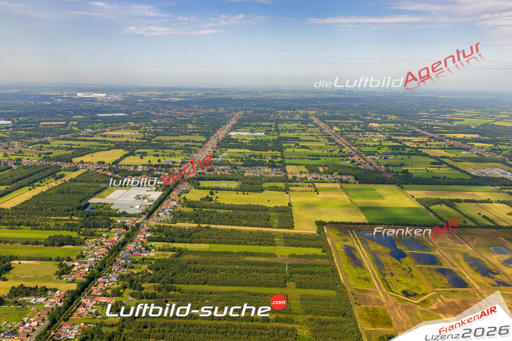 Schöne Luftaufnahme als Geschenk in Papenburg-Obenende Papenburg - Die Luftbildaufnahme wurde 2025 vom UL-Flugzeug heraus erstellt ( keine Drohne ) - Hochauflösende Luftaufnahme -Nicht vergleichbar mit Google Maps oder Satelittenbilder- Die Geschenkidee !Mit Lizenz und Bildrechte bestellbar