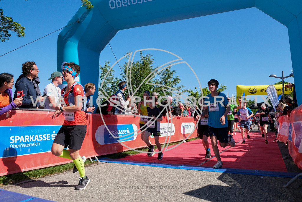 ..... | LINZ,AUSTRIA,27.April 24, Int. 3 Brückenlauf Linz  , Image shows: Photo: WAPICS / Michael ring