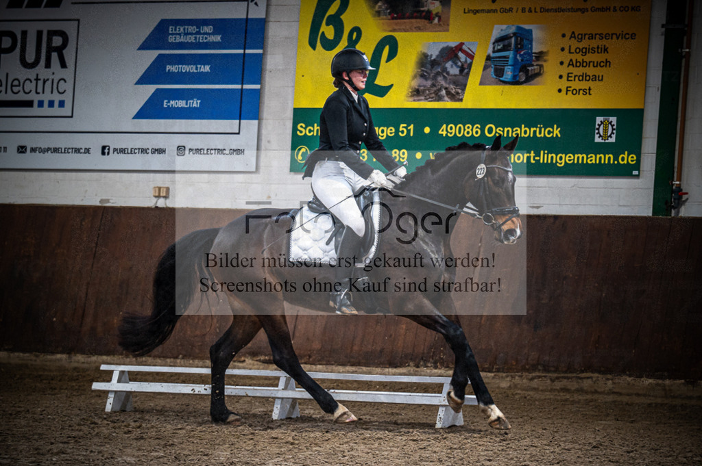 Hallenreittunier Voxtrup 2023 | Entdecke hochwertige Reitturnierfotos von Foto Oger. Professionell, emotional und authentisch – jetzt Lieblingsmomente im Shop bestellen.Deutschlandweite Turnierfotografie. - Realisiert mit Pictrs.com
