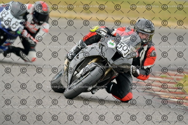 25bt05-0570 | markuskiefer.com - Realisiert mit Pictrs.com