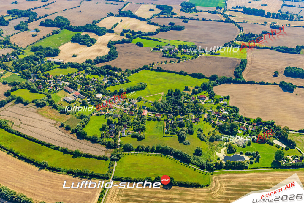 Warnkenhagen Kalkhorst Bild- Das Luftbild wurde 2025 vom UL-Flugzeug heraus erstellt ( keine Drohne bzw. Drohnenaufnahme ) - Hochauflösende Luftaufnahme -Nicht vergleichbar mit Google Maps oder Satelittenbilder- Die Geschenkidee !Mit Lizenz und Bildrechte bestellbar - CC