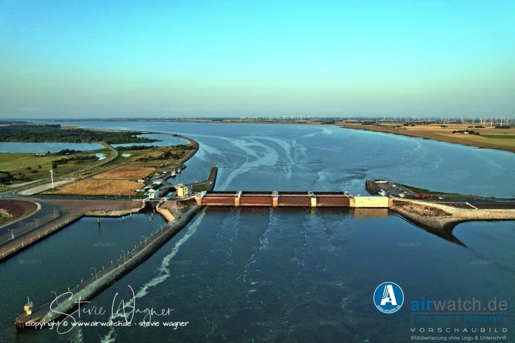 Eider-Sperrwerk - Nordfriesland  | Entdecken Sie atemberaubende Luftbilder und Fotografien auf airwatch.de - Tauchen Sie ein in eine Welt voller faszinierender Aufnahmen aus der Vogelperspektive.