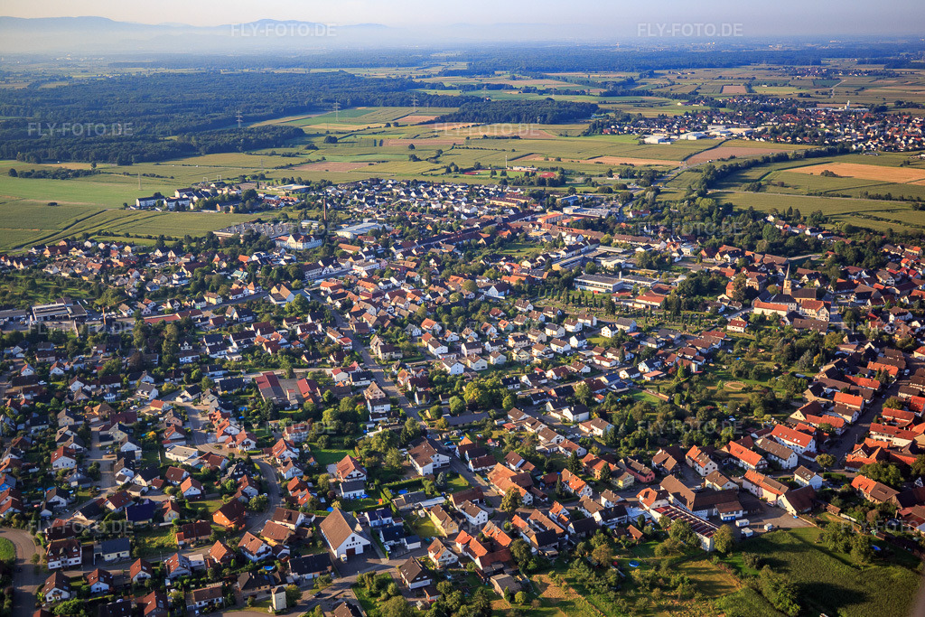 Luftbild: Ortsansicht von Norden im Ortsteil Freistett in Rheinau im Bundesland Baden-Württemberg in Deutschland. Foto: IMG_093144.jpg vom 16.08.2016 durch Werner Riehm/FLY-FOTO.de