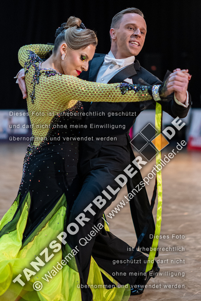 20250118-11015 | Hier finden Sie Tanz Bilder vom Latein und Standard Formationen tanzen. Sportbilder vom Tanzsport. Schöne Fotos und von Weltmeisterschaft, Europameisterschaft, Bundesliga, Regionalliga, Oberliga und Landesliga sowie von GOC Stuttgart, DanceComp, WM Bremen