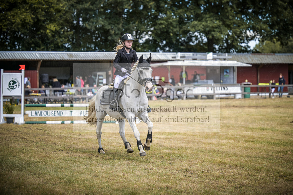 DOS_0733 | Entdecke hochwertige Reitturnierfotos von Foto Oger. Professionell, emotional und authentisch – jetzt Lieblingsmomente im Shop bestellen.Deutschlandweite Turnierfotografie. - Realisiert mit Pictrs.com