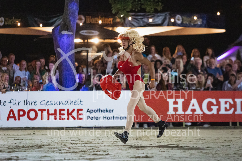 220827_Delbrueck_Kostuem-630 | Deine schönsten Turniermomente als professionelle Fotos! Entdecke hochwertige Pferdesport-Fotografie im Online-Shop. Jetzt Fotos finden & bestellen!