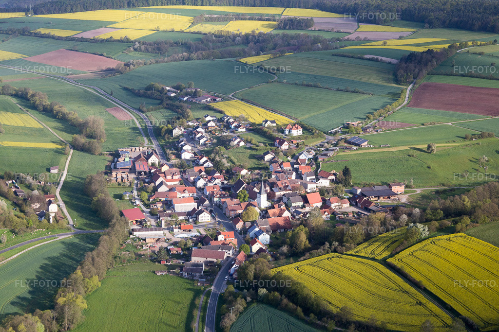 Luftbild: Ortsansicht von Osten im Ortsteil Theinheim in Rauhenebrach im Bundesland Bayern in Deutschland. Foto: IMG_087810.jpg vom 05.05.2016 durch Werner Riehm/FLY-FOTO.de