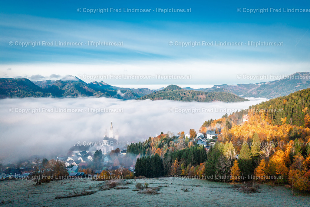 Basilika im Morgennebel 19102025--2 | default - Realisiert mit Pictrs.com