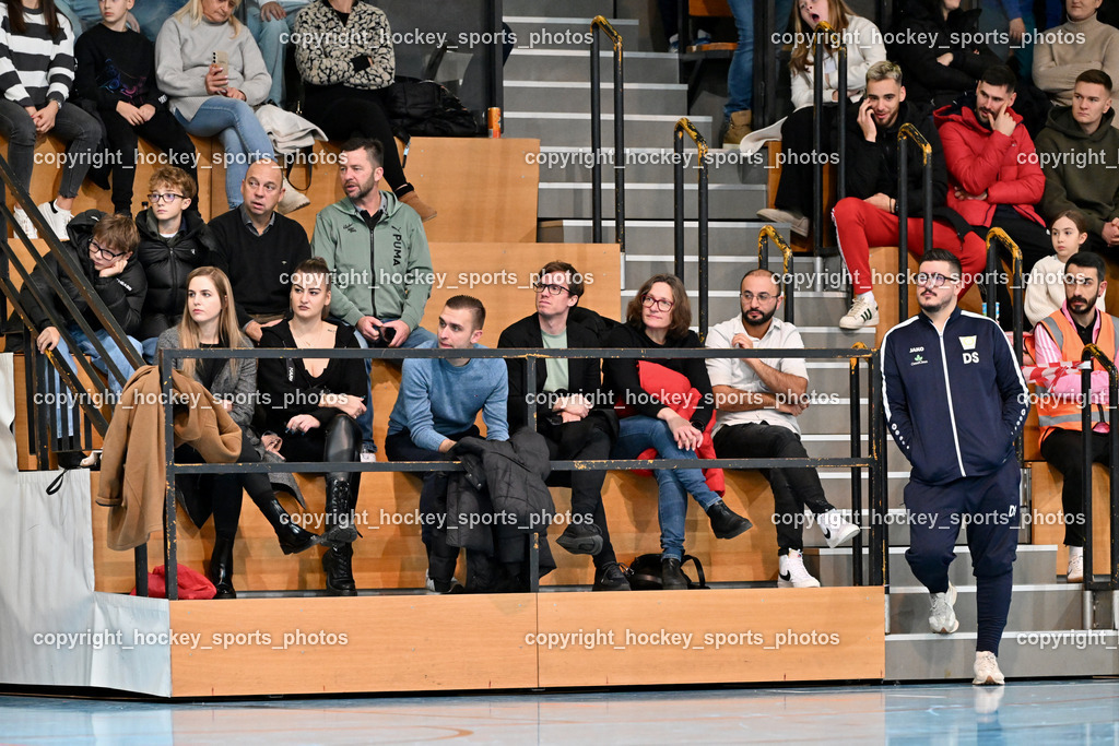 Carinthia Flamengo Futsal Club vs. Futsal Klagenfurt | Stadträtin Klagenfurt Constance Mochar, Vizebürgermeister Klagenfurt Ronald Rabitsch, Hände Spielen, Headcoach Futsal Klagenfurt Marko Petricevic, Besucher Ballspielhalle Viktring, Carinthia Flamengo Futsal Club vs. Futsal Klagenfurt, Carinthia Flamengo Futsal Club vs. Futsal Klagenfurt am 01.12.2024 in Klagenfurt (Ballspielhalle Viktring), Austria, (Photo by Bernd Stefan)