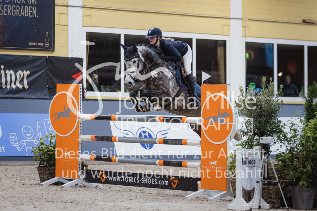 221216_Warstein_Youngster-M-442 | Deine schönsten Turniermomente als professionelle Fotos! Entdecke hochwertige Pferdesport-Fotografie im Online-Shop. Jetzt Fotos finden & bestellen!