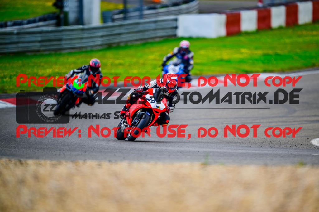 MaZZes_FotoMatrix_240717_6007705_8478 | GELB