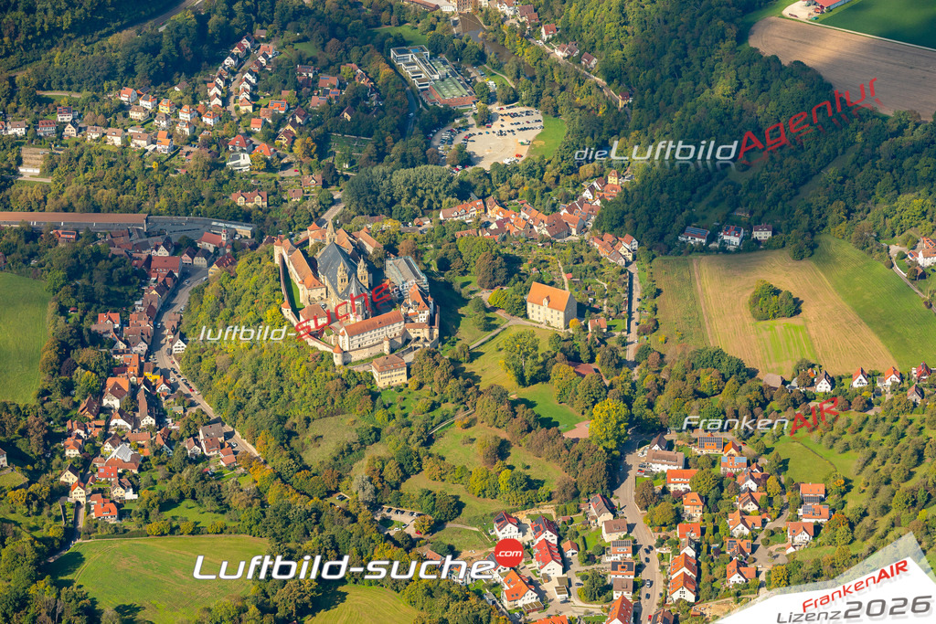 Schrägluftbild  Stiftskirche St Nikolaus  Schwäbisch Hall - Das Luftbild wurde 2025 vom UL-Flugzeug heraus erstellt ( keine Drohne ) - Hochauflösende Luftaufnahme -Nicht vergleichbar mit Google Maps oder Satelittenbilder- Die Geschenkidee !Mit Lizenz und Bildrechte bestellbar