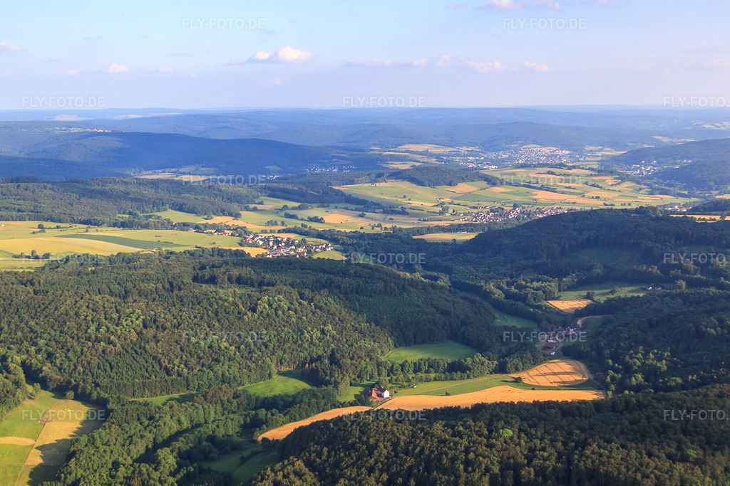 Luftbild: Tal der Salz von Norden im Ortsteil Kerbersdorf in Bad Soden-Salmünster im Bundesland Hessen in Deutschland. Foto: IMG_68563.jpg vom 21.06.2014 durch Werner Riehm/FLY-FOTO.deAuflösung des Originals: 4752 x 3168 px