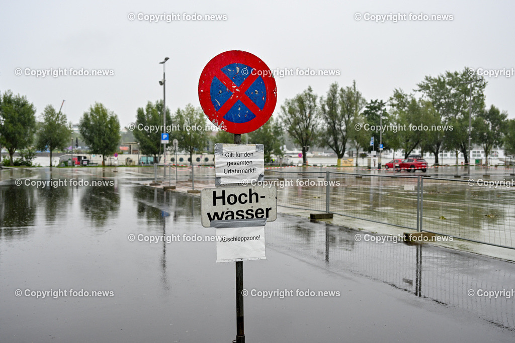 Linz_ Hochwasser_ 29.08.2023-15 | 29.8.2023, Linz, AUT, Urfahr, Hochwasser, im Bild Hochwasserschutz, Hochwasserwarnung, Schild