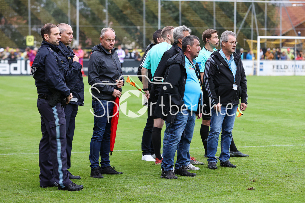 DJK Vilzing - FC Bayern Amateure | Die Verantwortlichen beraten nach der Aktion der Bayern Fans wie es weitergeht / Ultras / Pyro / Boeller / Spielunterbrechung